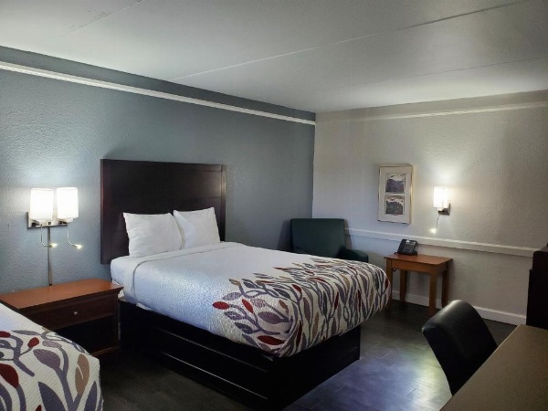 Relax Inn West Medical Center image 26
